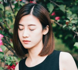 Hier zu sehen ist eine Frau mit einem Long Bob | Trendfrisuren 2019 Damen - Hair&Style Altbach