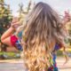 Hier zu sehen ist eine Frau mit Beach Waves als Frisur für dünnes Haar | Frisuren für dünnes Haar - Hair&Style Altbach