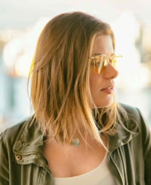 Hier zu sehen ist eine Frau mit Long Bob als Frisur für dünnes Haar | Frisuren für dünnes Haar - Hair&Style Altbach