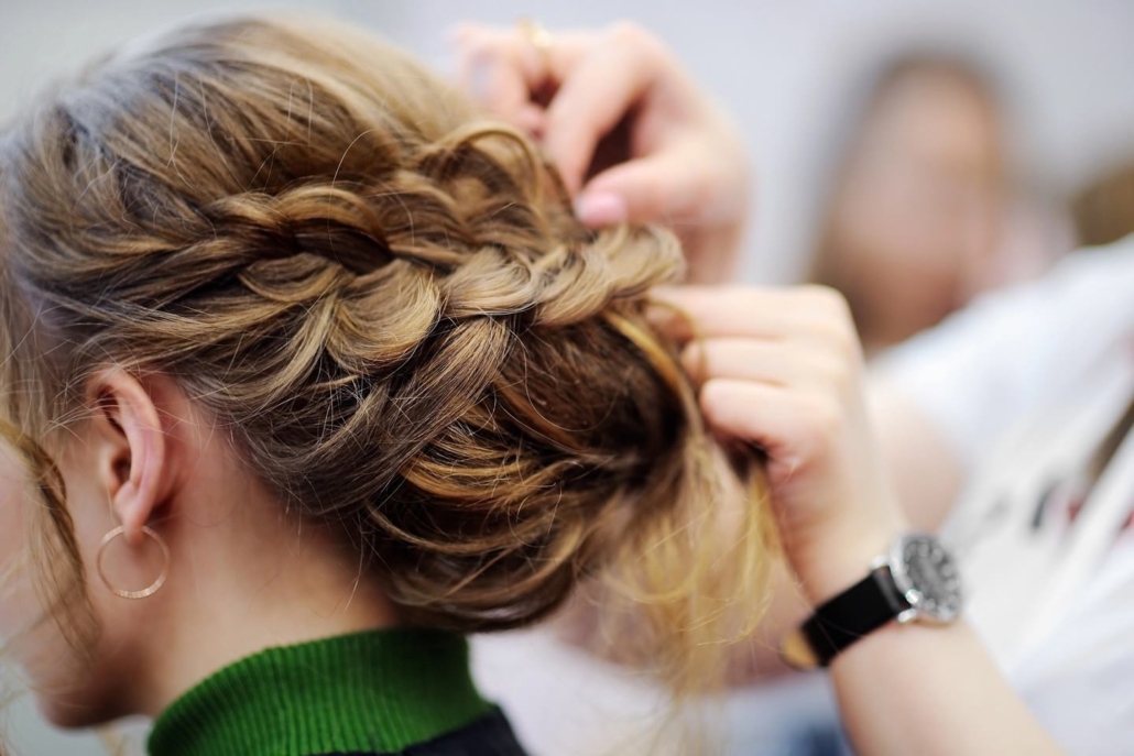 lockereHochsteckfrisur mit Extenstions Lockere Hochsteckfrisur für Festtage aufgefüllt mit Haarsträhnen